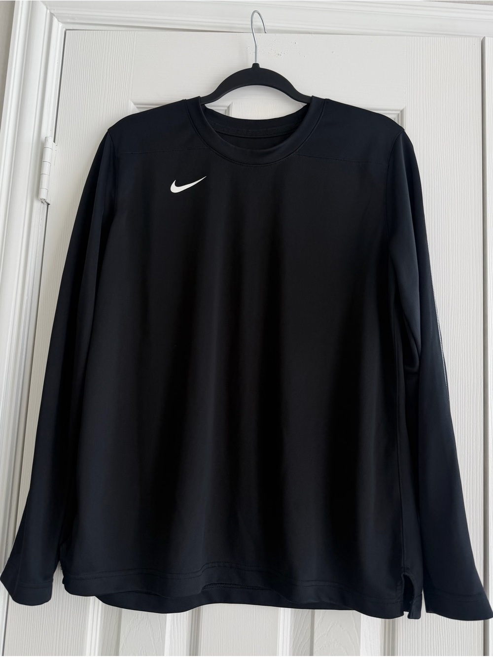 Nike Black Long-Sleeve Athletic Tee with White Swoosh